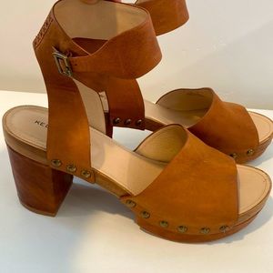 New Kelsi Dagger heel. Size 11. Distressed leather